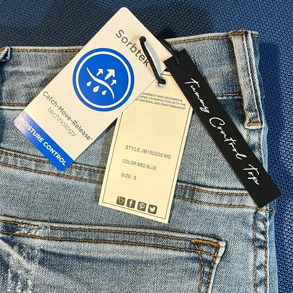 Judy Blue Cool Denim Tummy Control Shorts, Small Inseam 7.5”-9” Bermuda - Picture 10 of 11